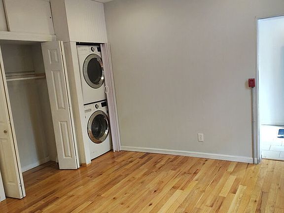 3rd image of 1224 Tasker St #1R