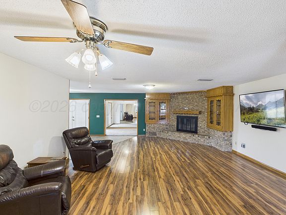 5th image of 717 Phillips Dr