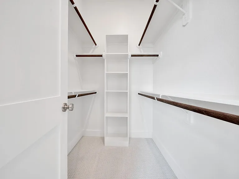 1135 Lake Pointe Pkwy — Photo 38