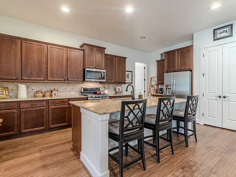 108 Hopping Peach St — Photo 17