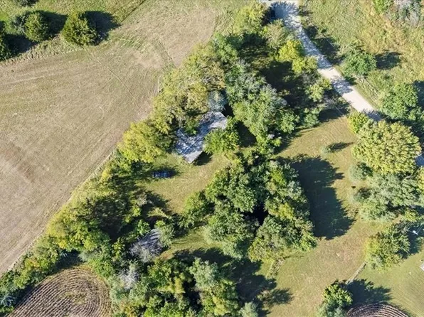 30810 235th St, Easton, KS 66020