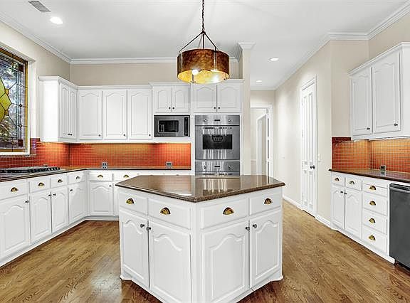 5th image of 5824 Lennox Hill Dr