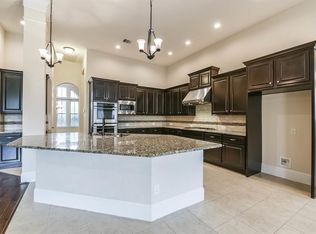 111 Chatham Ave, Sugar Land, TX 77479