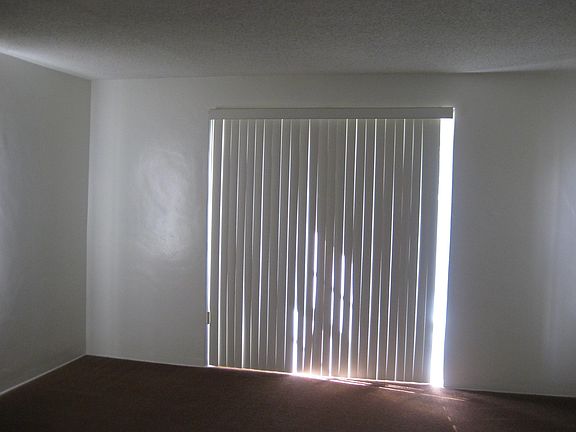 5th image of 4224 S Victoria Ave