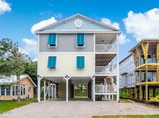 120 SE 75th St, Oak Island, NC 28465
