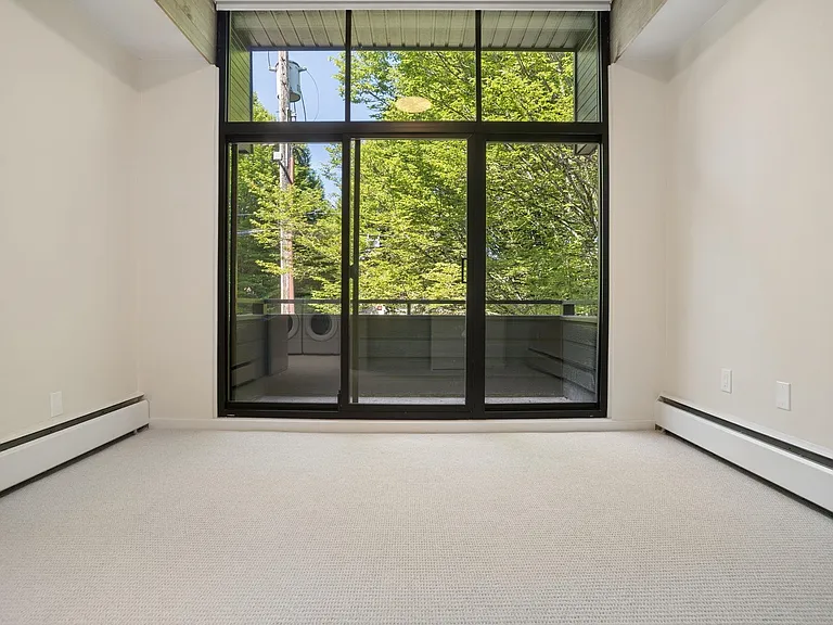 1060 Cypress St — Photo 10
