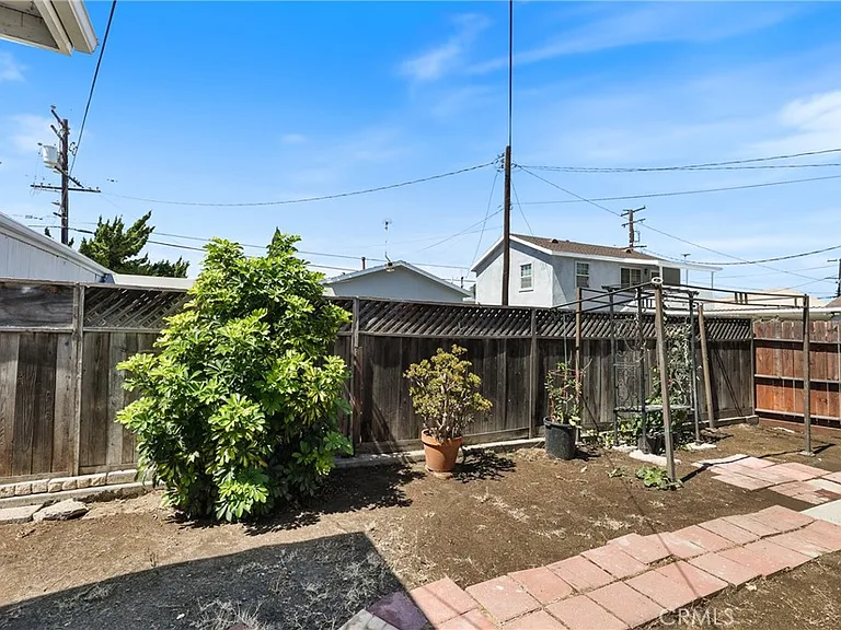 15329 S Paramount Blvd — Photo 29