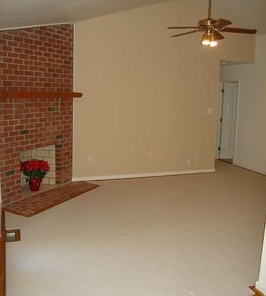 Den w/fireplace