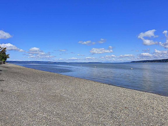 4th image of 3267 Shoreline Dr