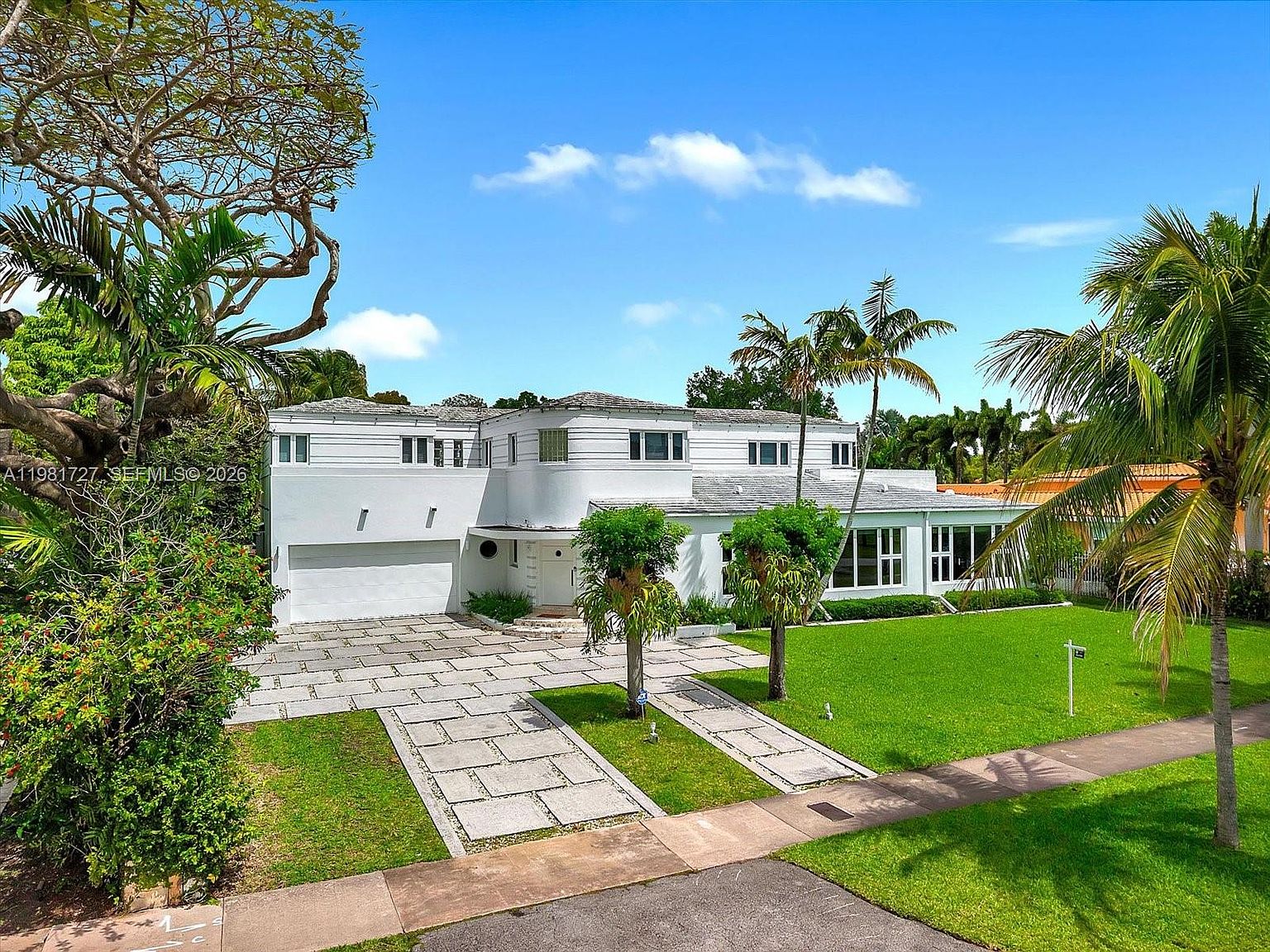 1021 N Greenway Dr