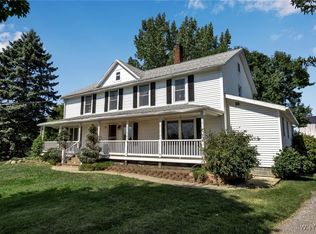 9441 Seaman Rd, Middleport, NY 14105