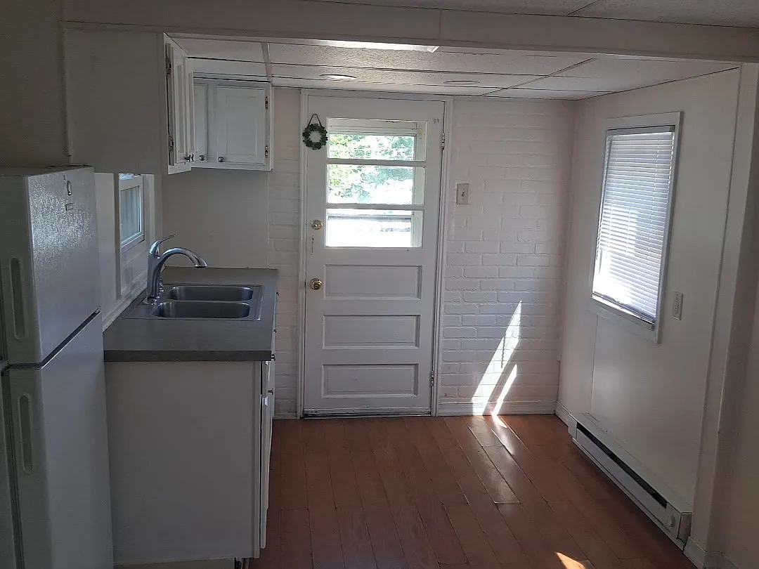 2 bed, 1050 sqft, $1,650 — Photo 2