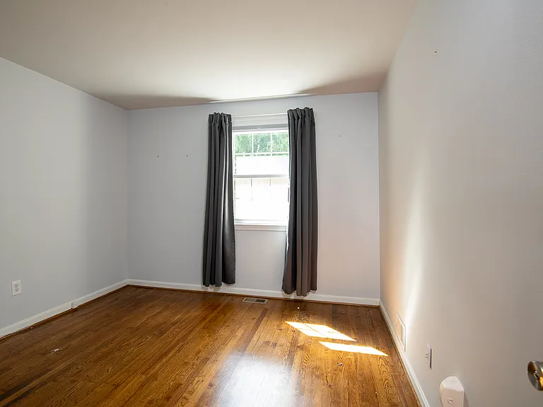3202 Adams Ct — Photo 14