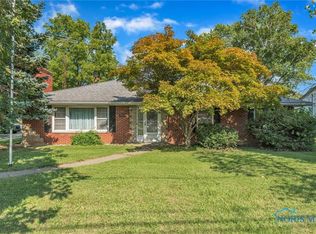 301 S Coy Rd, Oregon, OH 43616