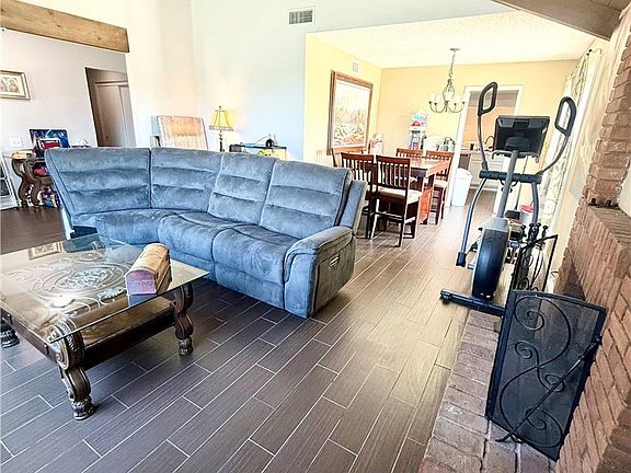 4th image of 6026 Winncliff Dr
