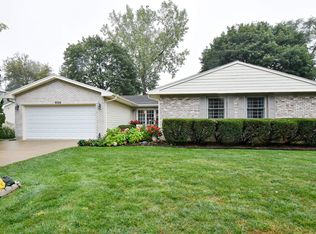 920 Dunham Ln, Buffalo Grove, IL 60089
