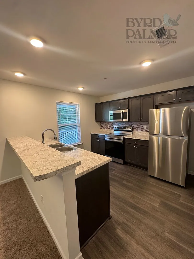 Move in Ready! Easy & Quick move-in process — Photo 2