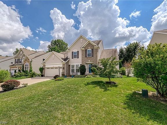 3rd image of 1242 Bexley Cir