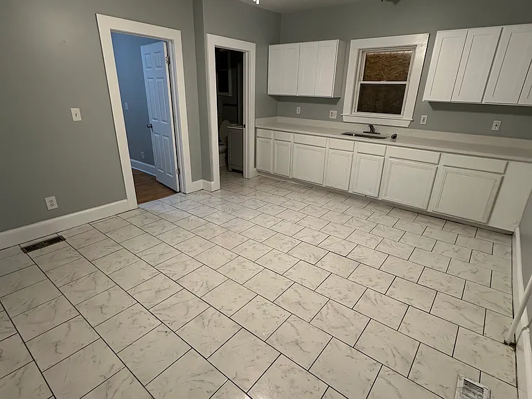153 James St #11 — Photo 2