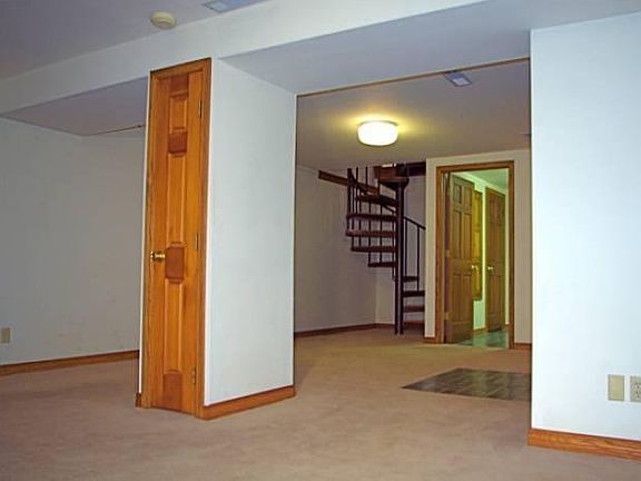4th image of 806 N Park Ave