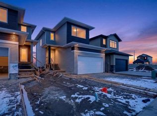 2518 E 44th St S, Lethbridge, AB T1K 8J3