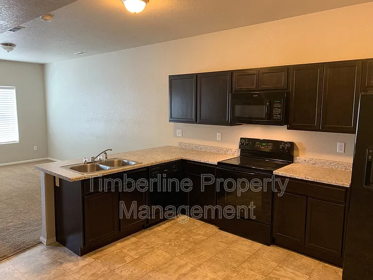2178 Phillips Aly — Photo 7
