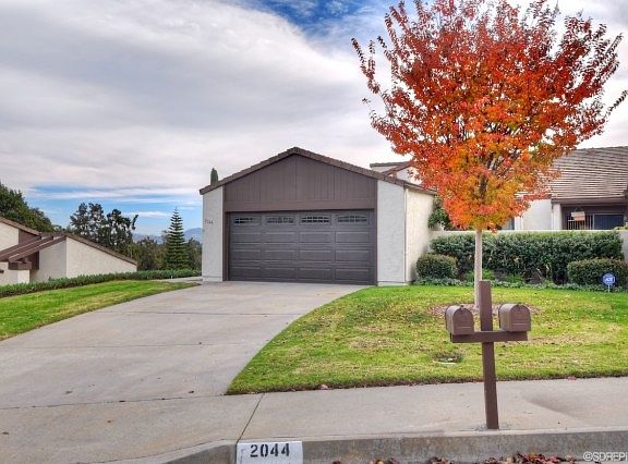 2nd image of 2044 Golden Circle Dr