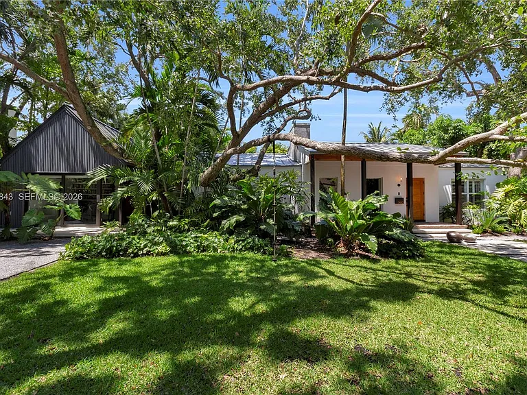 7420 SW 53rd Pl — Photo 1