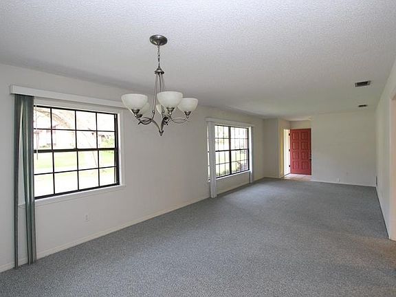 5th image of 2117 Yorkshire Dr
