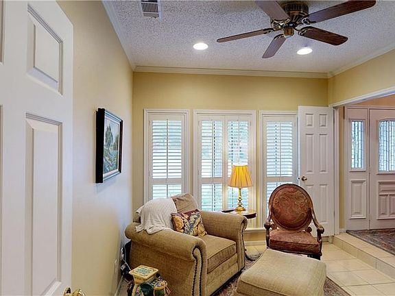 5th image of 304 Woodridge Dr