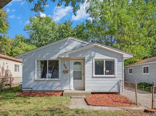 998 Dewey St, Pontiac, MI 48340
