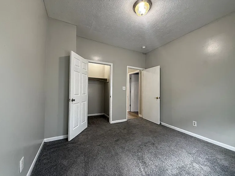 509 W 8th St — Photo 10