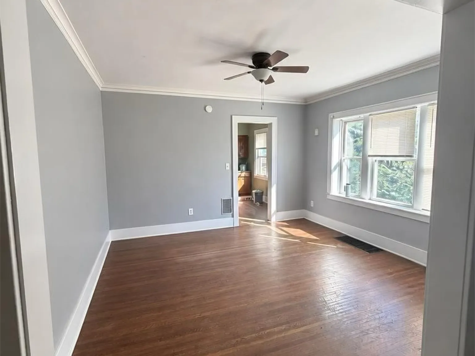 3 bed, 2606 sqft, $1,550 — Photo 1