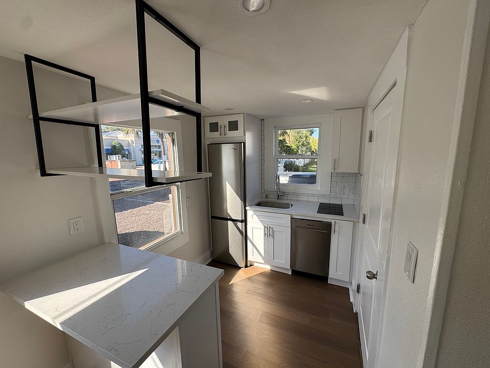 1st image of 333 1/2 9th Ave N APT 1