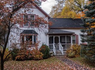 216 Pleasant St, Waupaca, WI 54981
