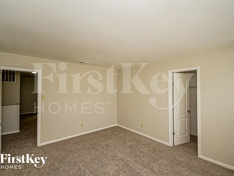 4260 Arches Ct — Photo 15