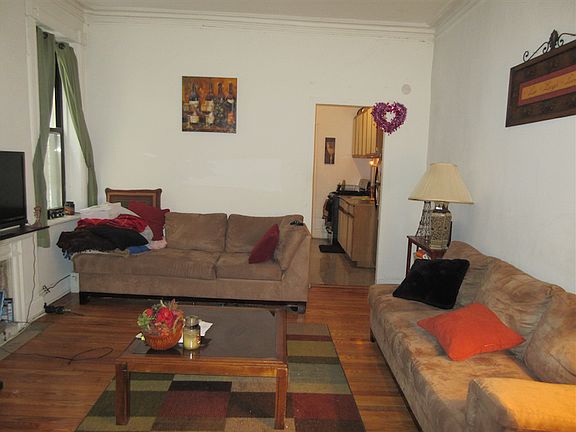 2nd image of 242 E 71st St Frnt 2