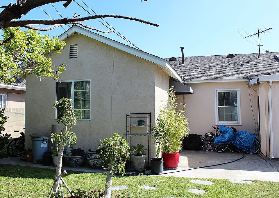 1st image of 2151 W Cerritos Ave