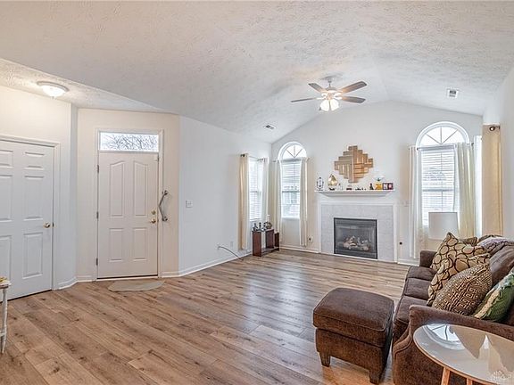 2nd image of 82 Aberdeen Village Dr
