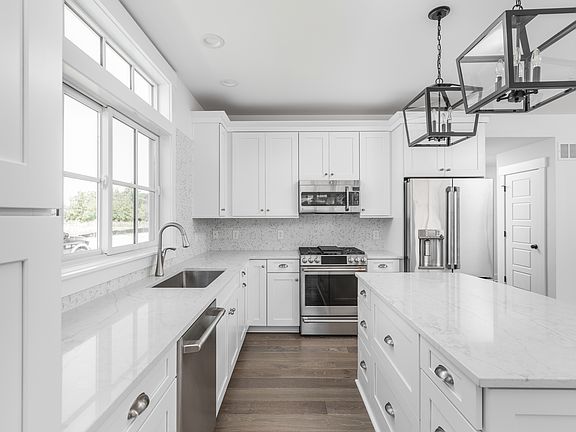 Gorgeous, clean kitchen ready for all of your customizations.