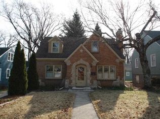 305 N Oak Knolls Ave, Rockford, IL 61107
