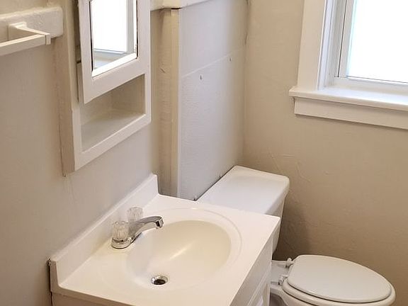 4th image of 5026-28 Chippewa St #26