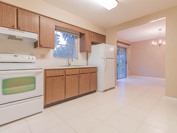 5th image of 19 Highland Ave