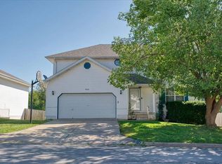 5614 S Walnut Hill Ave, Springfield, MO 65810