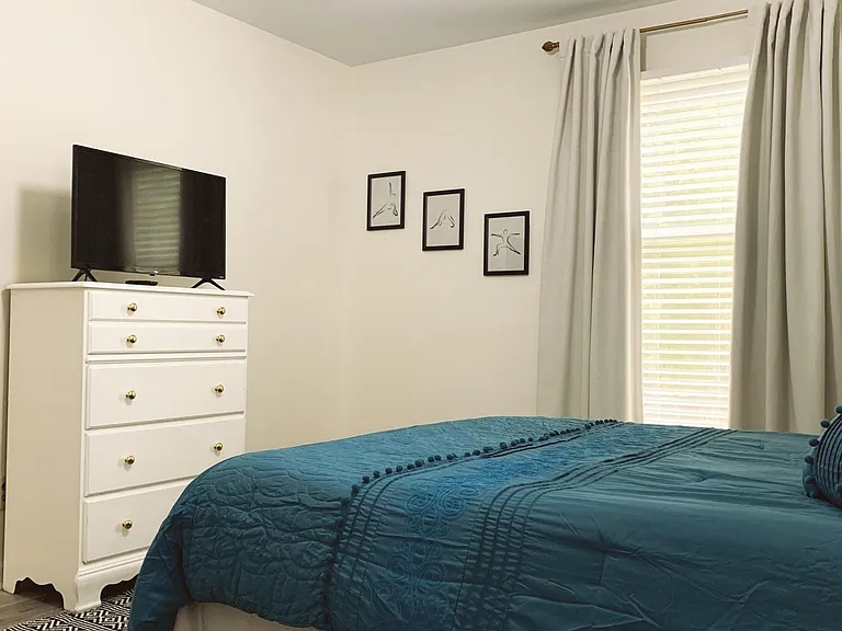 315 Alcona Ave — Photo 5