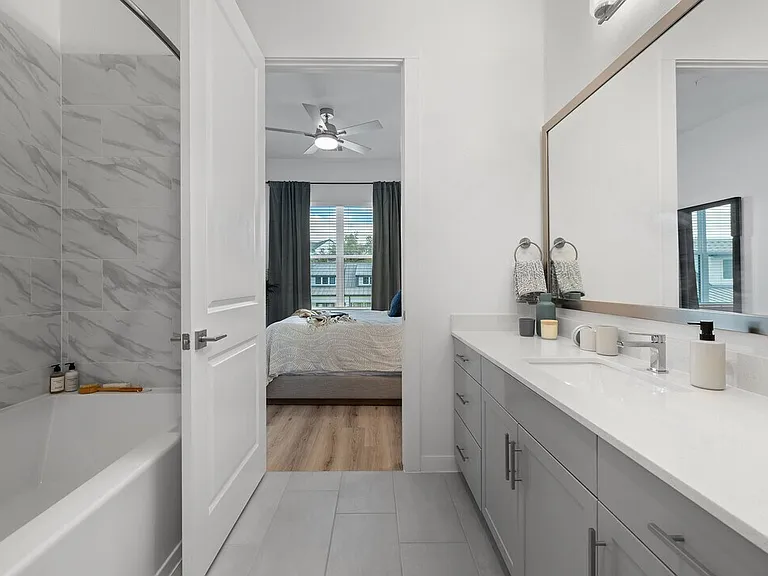 9608-9610 57th Ave #7B — Photo 3
