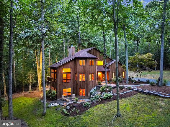 3rd image of 6335 Hidden Valley Dr