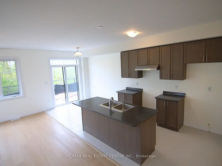 335 Starlight Ave — Photo 5
