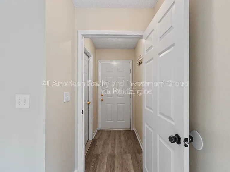 104 Hydac Rd #B — Photo 2