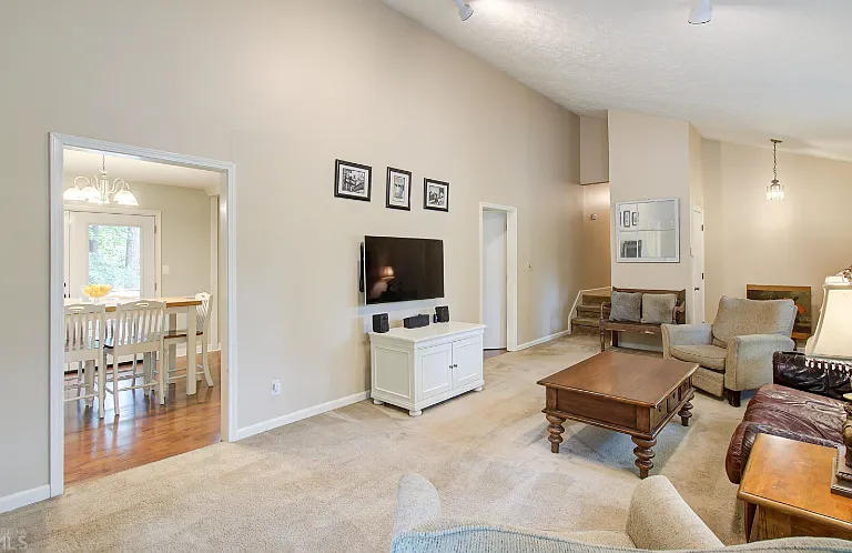 2516 Smith Ave SW — Photo 9